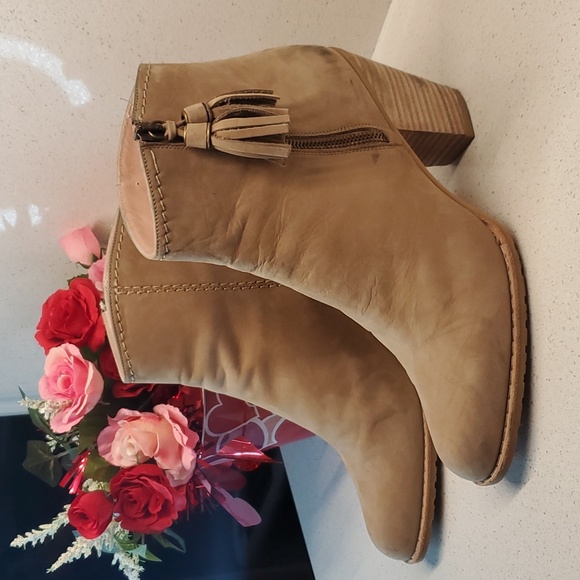 STUART WEITZMAN suede leather booties (sz 8M) - Picture 2 of 10